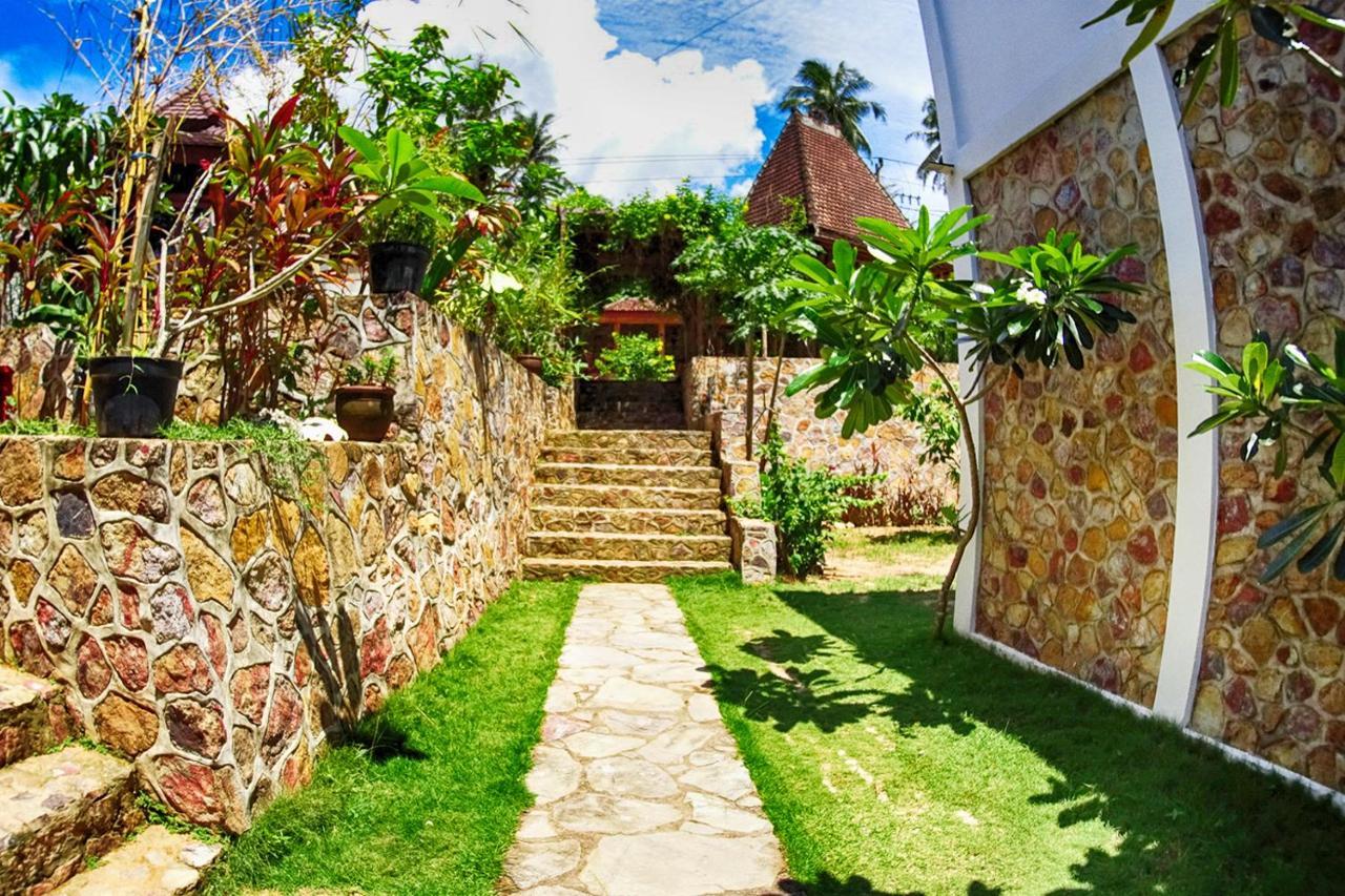Ayu Hotel Каримунджава Экстерьер фото