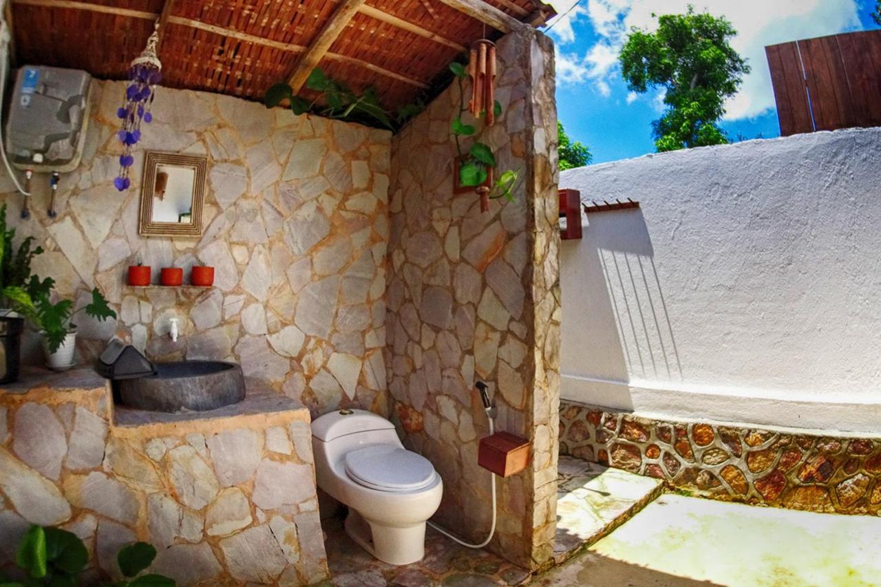 Ayu Hotel Каримунджава Экстерьер фото
