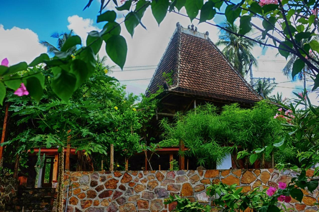 Ayu Hotel Каримунджава Экстерьер фото