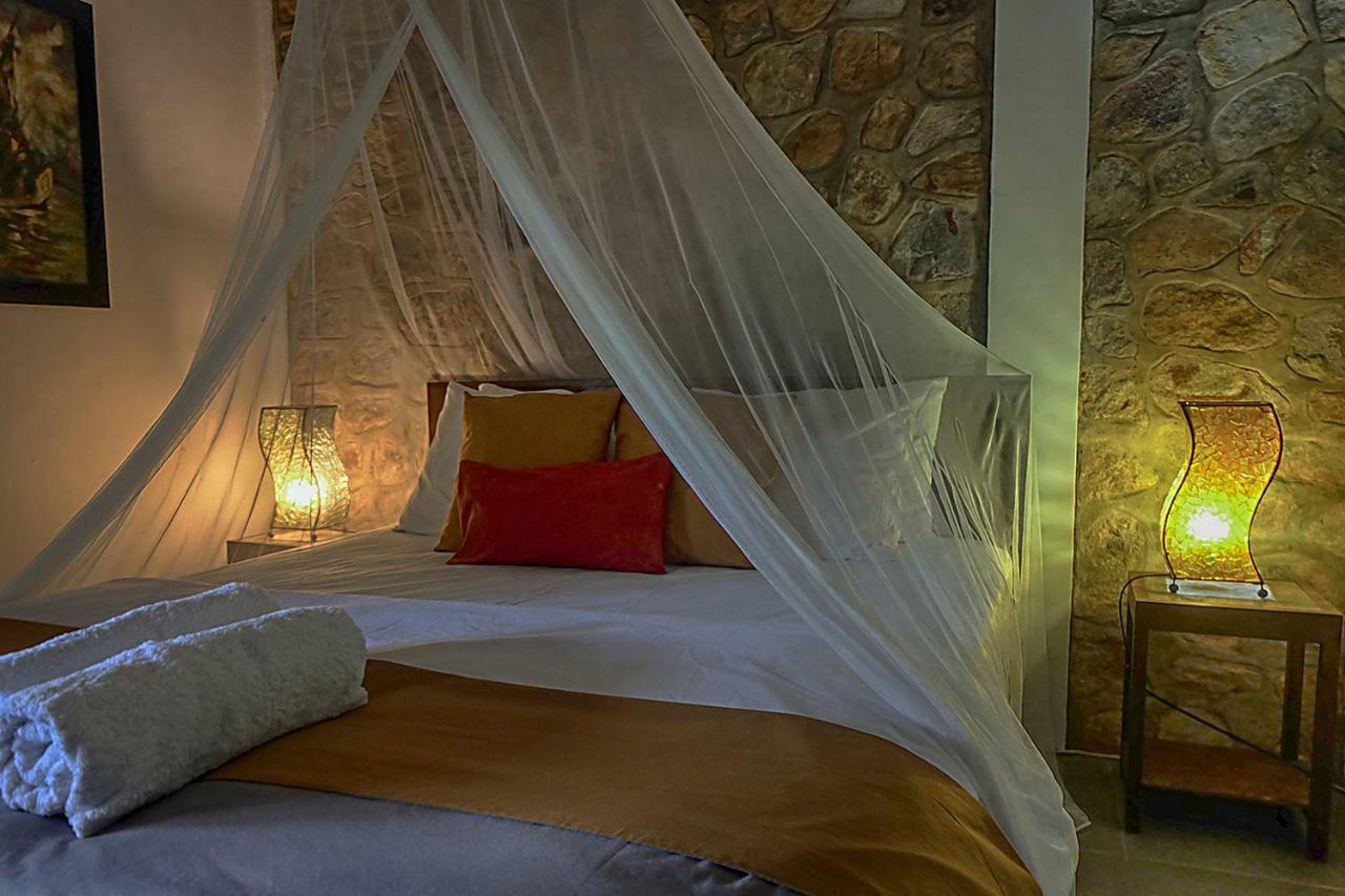 Ayu Hotel Каримунджава Экстерьер фото